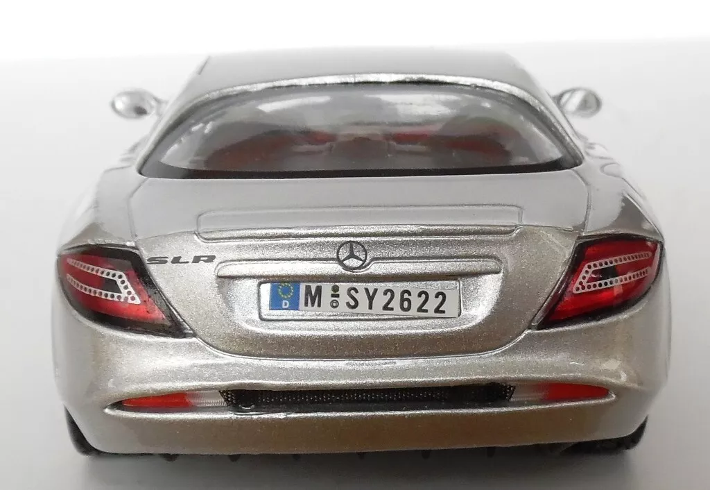Mercedes-Benz SLR McLaren Diecast Car 1/24 Motor Max Pre-Owned Flaw