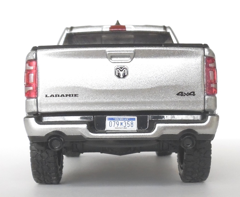 Silver 2019 Dodge Ram 1500 Crew Cab Pickup Truck Motor Max 1/27 New