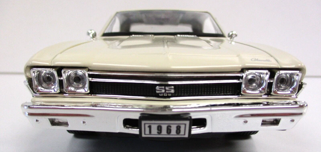 Cream Color 1968 Chevy Chevelle Diecast Car 1/24 Welly New