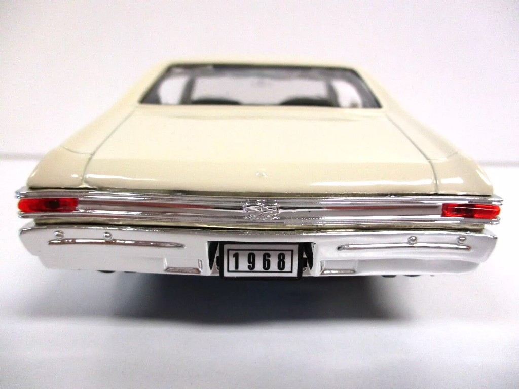 Cream Color 1968 Chevy Chevelle Diecast Car 1/24 Welly New