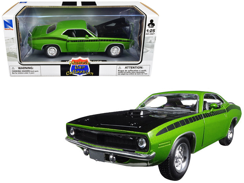 Brand new 1/25 scale diecast car model of 1970 Plymouth Barracuda