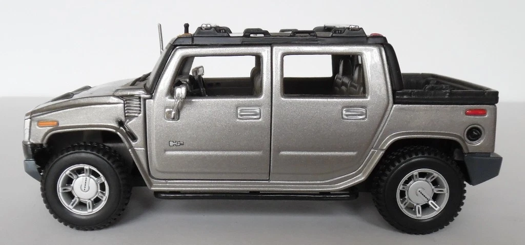 Silver Diecast Hummer H2 1/27 Maisto New