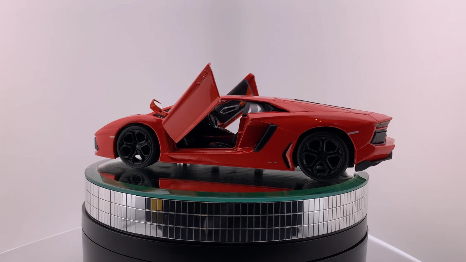 Diecast Lamborghini Aventador 1/24 Maisto New