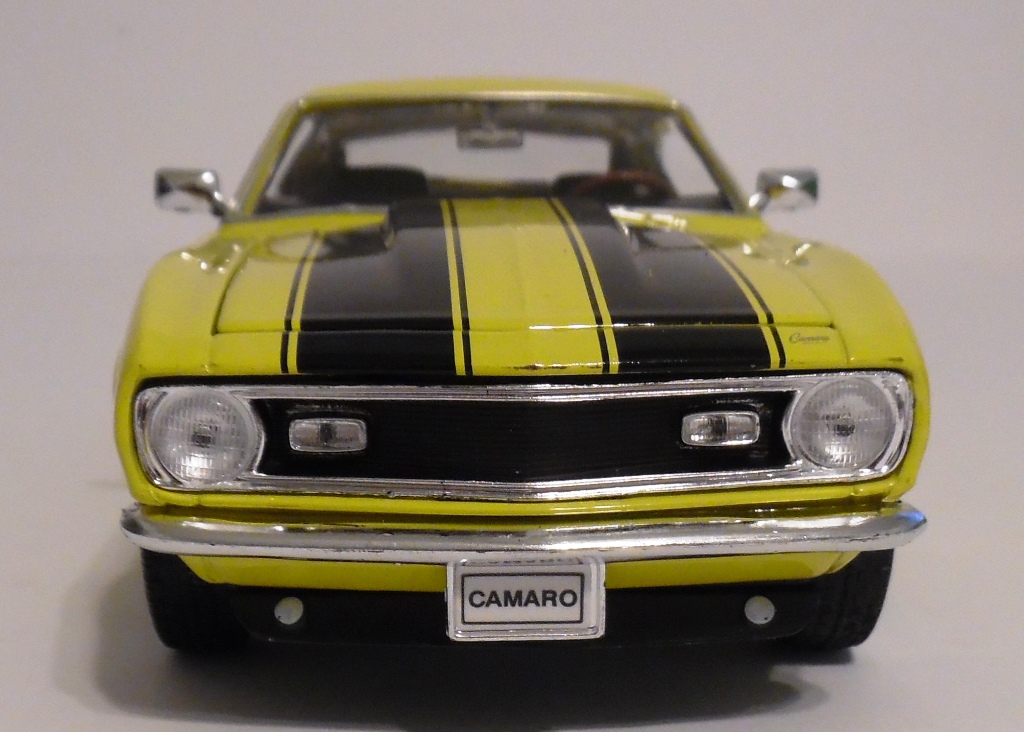 Diecast Yellow 1968 Camaro Z28 Welly 1/24 New