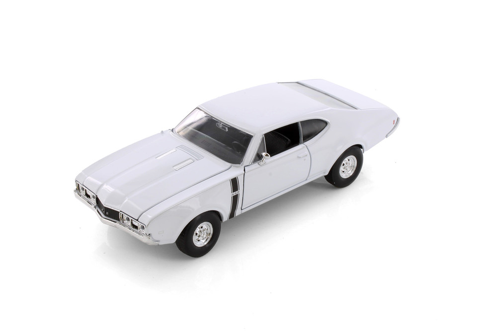 Diecast 1968 White Oldsmobile 442 Welly 1/24 New