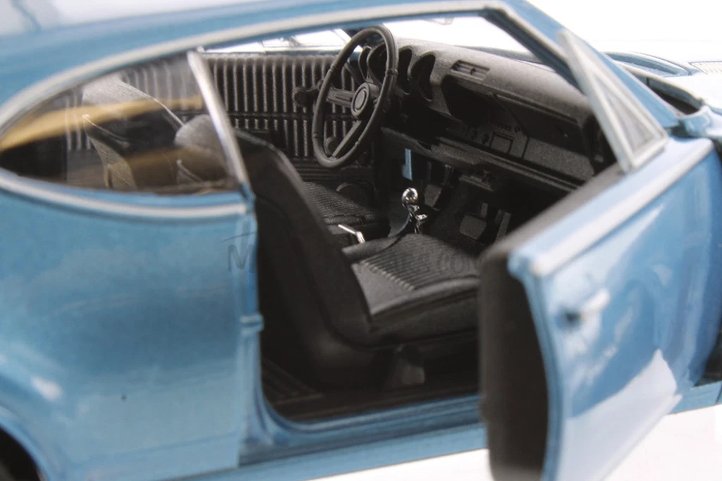 Blue 1968 Oldsmobile 442 Diecast Car 1/24 Welly New
