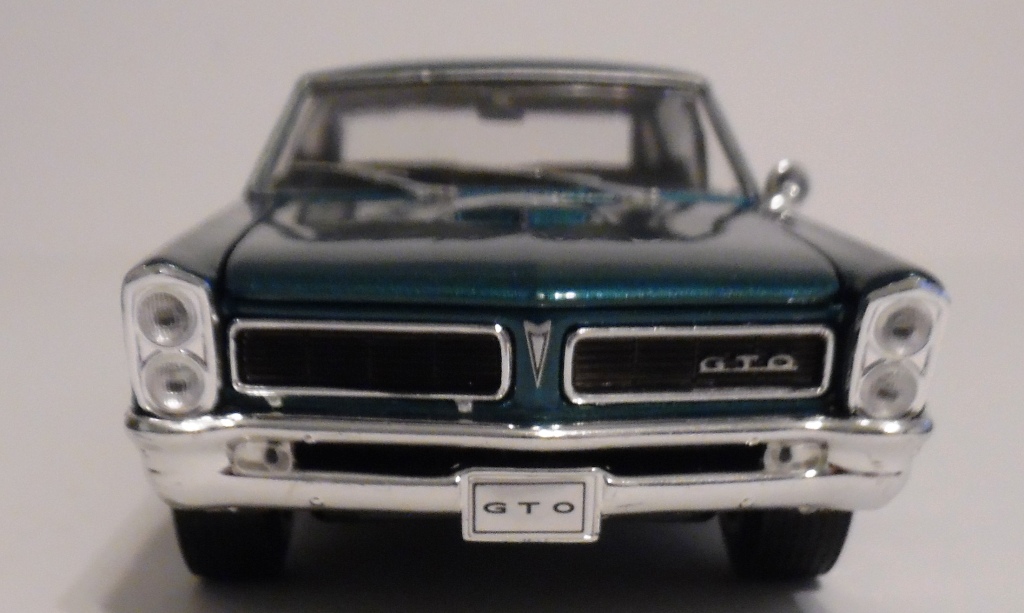 Diecast Green 1965 Pontiac GTO 1/24 Welly New