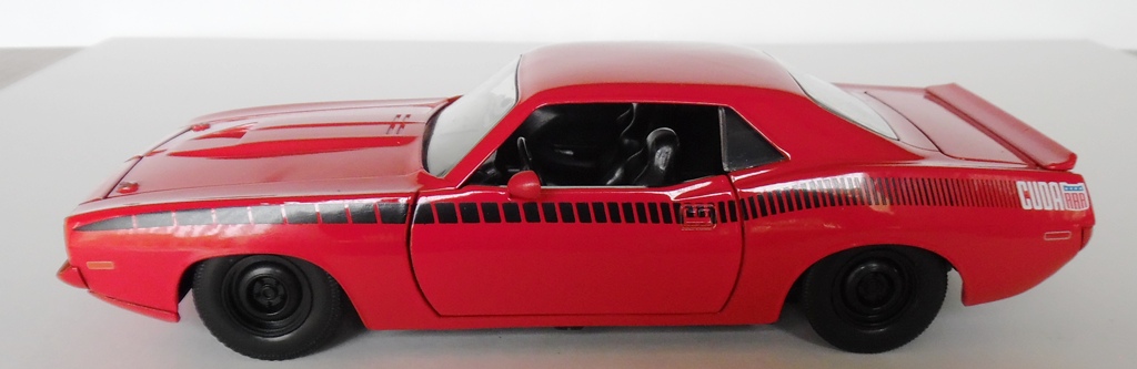 Red Diecast 1973 Plymouth Barracuda 1/24 Jada New