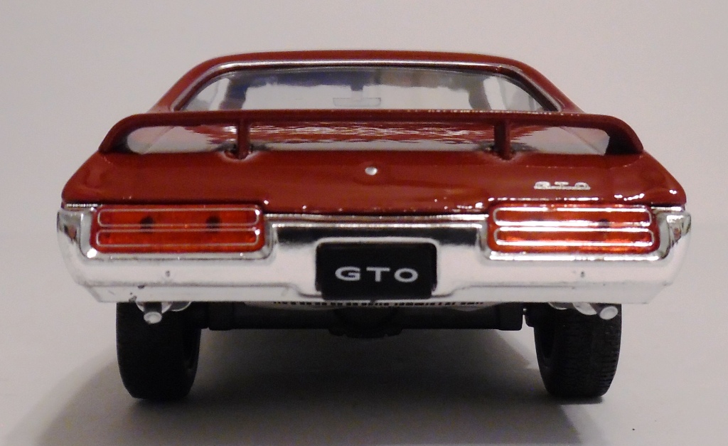 Diecast Maroon 1969 Pontiac GTO 1/24 Welly New
