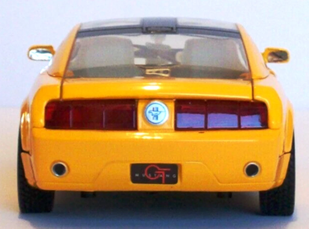 Ford Mustang GT 1/24 Motor Max Diecast Car New