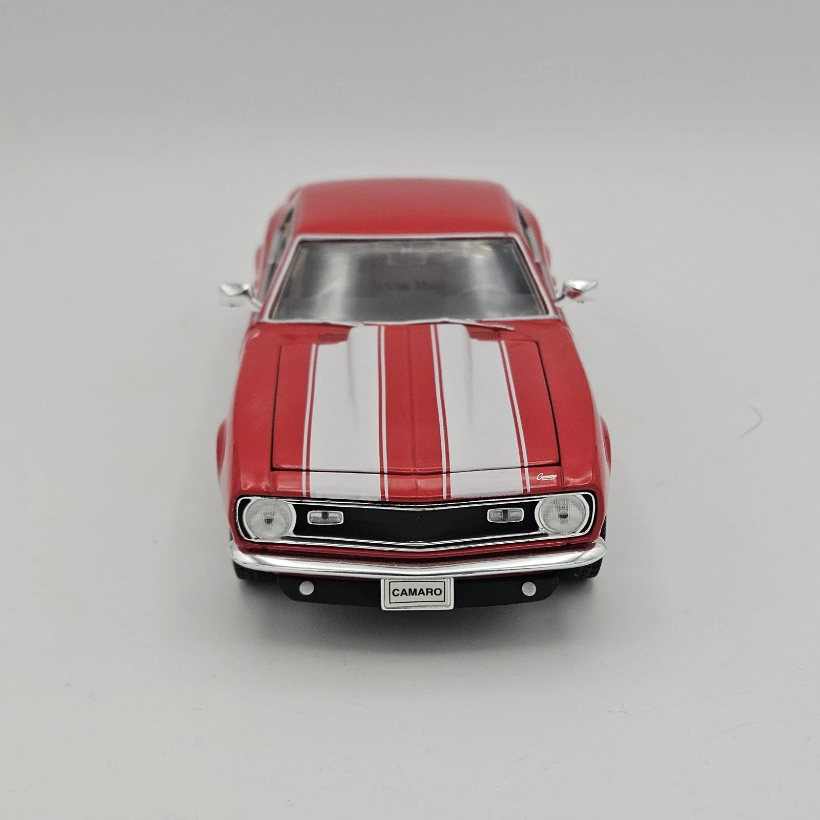 Diecast Red 1968 Chevy Camaro Z28 Welly 1/24 New