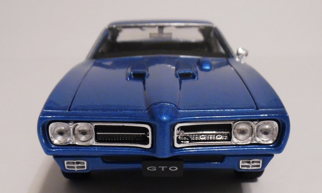 Diecast Blue 1969 Pontiac GTO 1/24 Welly New