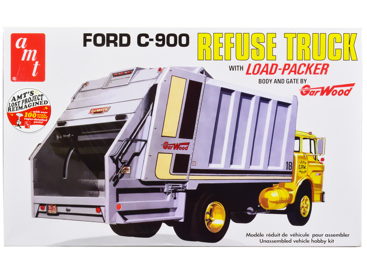 Brand new 1/25 scale plastic model kit of Ford C-900 Garwood Refuse Garbage Truck