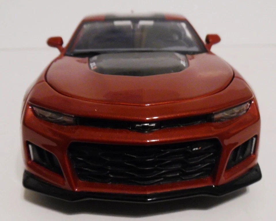 Diecast 2017 Chevy Camaro ZL1 Maisto 1/24 Pre-Owned