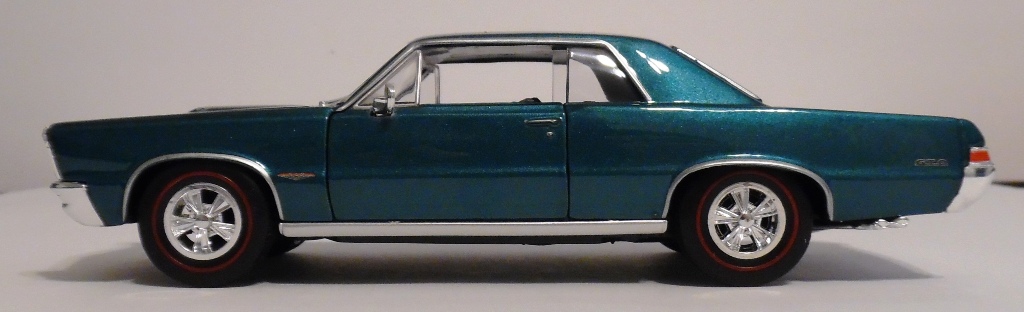 Diecast Green 1965 Pontiac GTO 1/24 Welly New