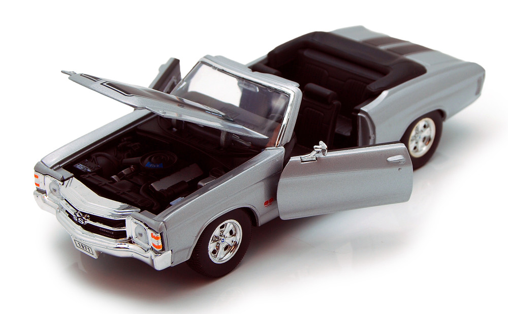 Diecast 1971 Silver Chevy Chevelle SS 454 Welly 1/24 New