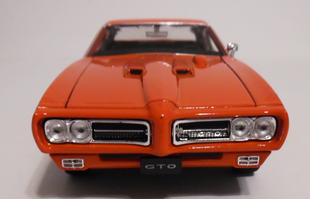 Diecast Orange 1969 Pontiac GTO 1/24 Welly New