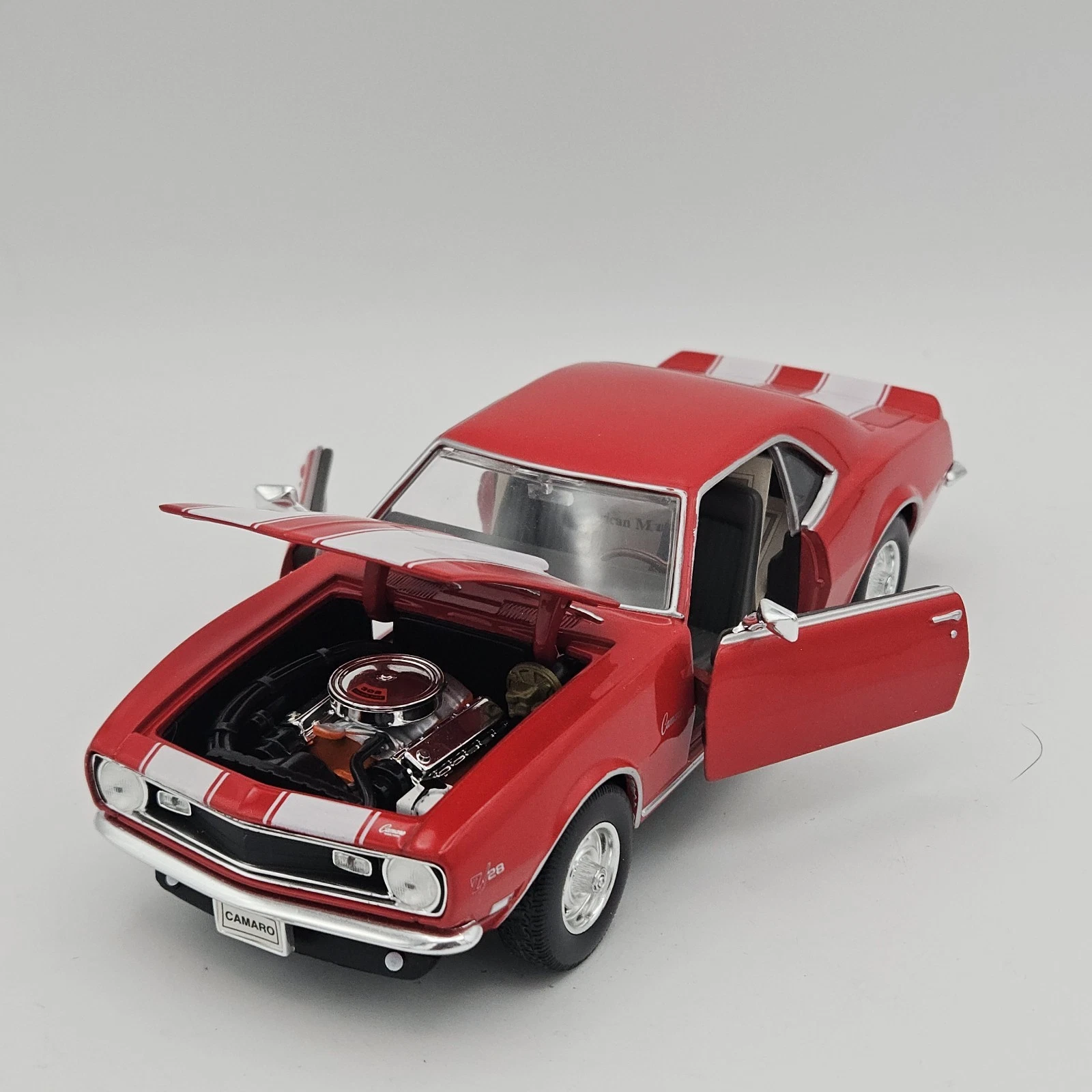 Diecast Red 1968 Chevy Camaro Z28 Welly 1/24 New