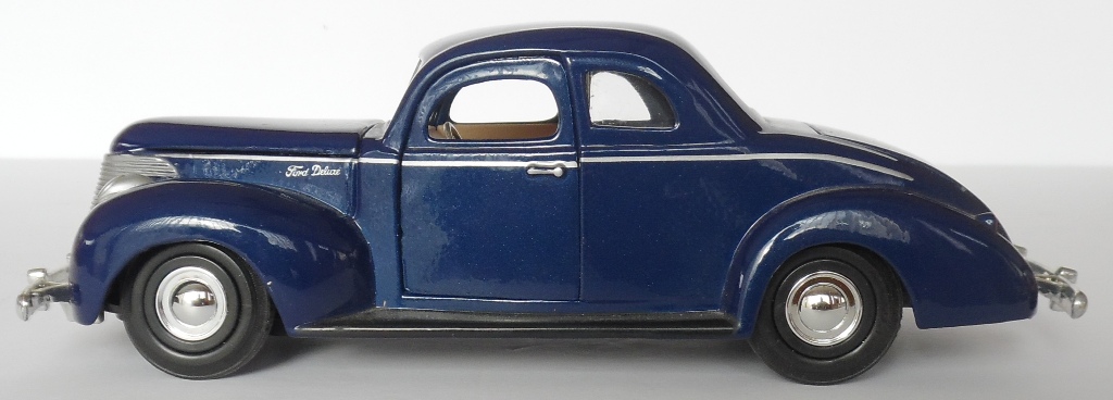 1940 Dark Blue Ford Coupe 1/24 New