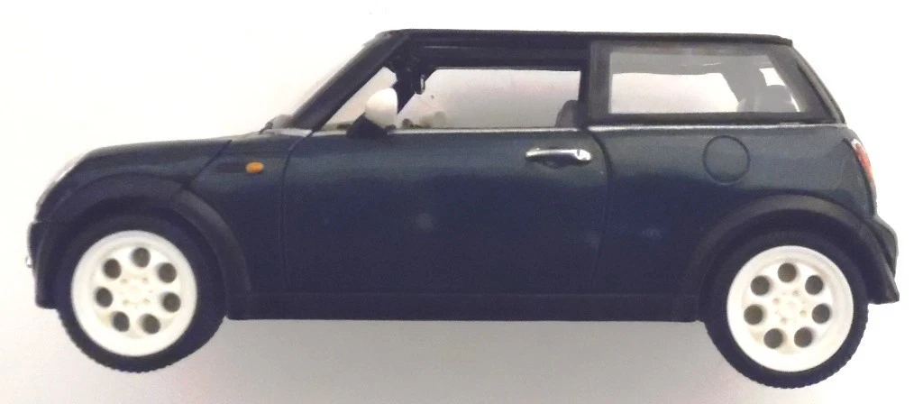 Diecast 2001 Mini Cooper 1/24 Pre-Owned