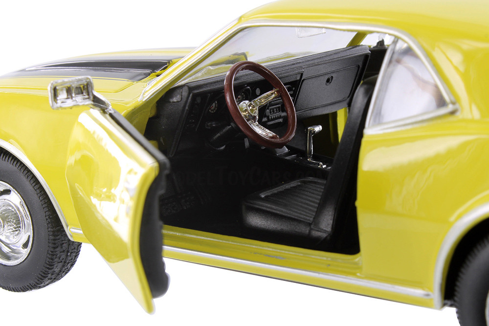 Diecast Yellow 1968 Chevy Camaro Z28 Welly 1/24 New