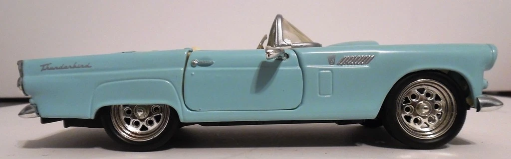 Diecast 1956 Ford Thunderbird 1/24 Pre-Owned