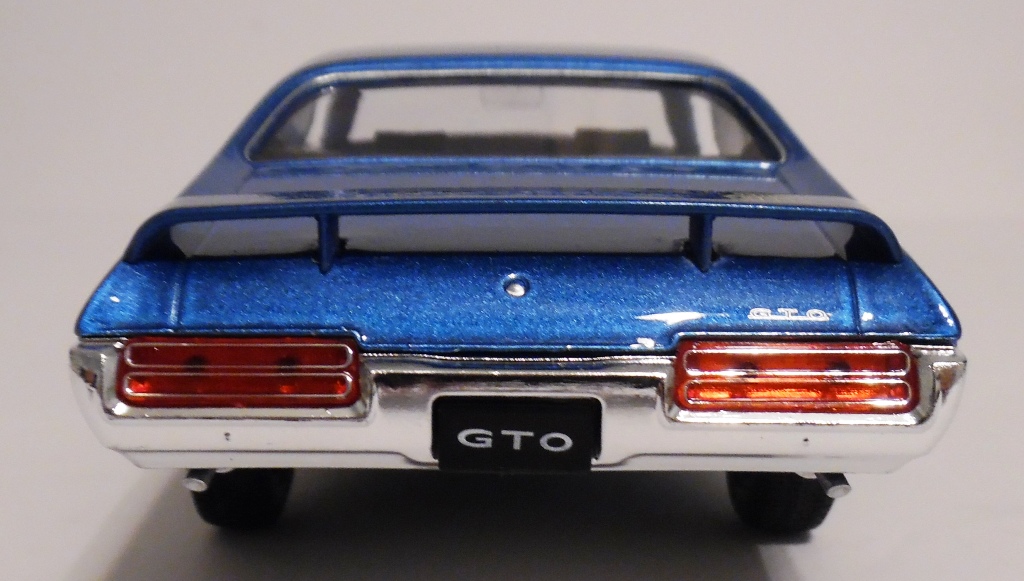 Diecast Blue 1969 Pontiac GTO 1/24 Welly New