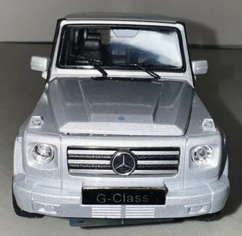 Silver Mercedes-Benz X-Class Diecast SUV 1/24 Welly New