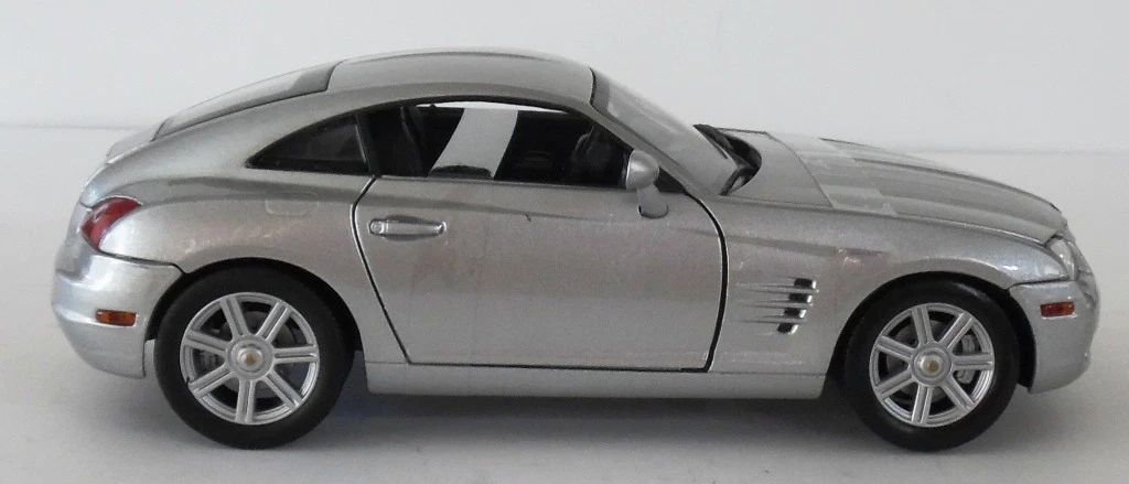 Diecast Silver 2003 Chrysler Crossfire 1:18 Solido New
