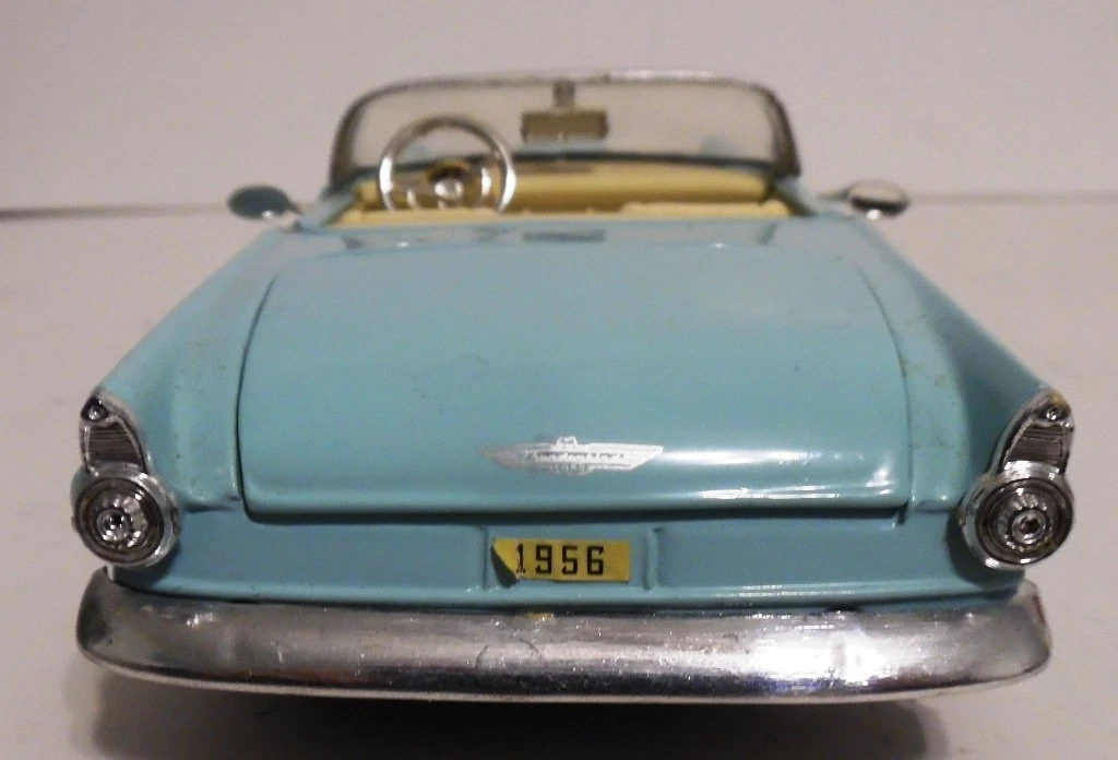 Diecast 1956 Ford Thunderbird 1/24 Pre-Owned
