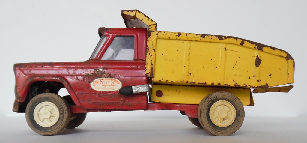 Vintage Tonka Metal Dump Truck Pre-Owned FLAW