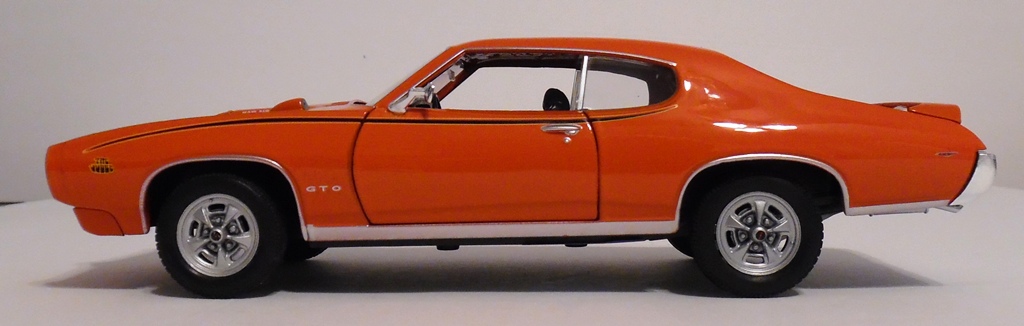 Diecast Orange 1969 Pontiac GTO 1/24 Welly New