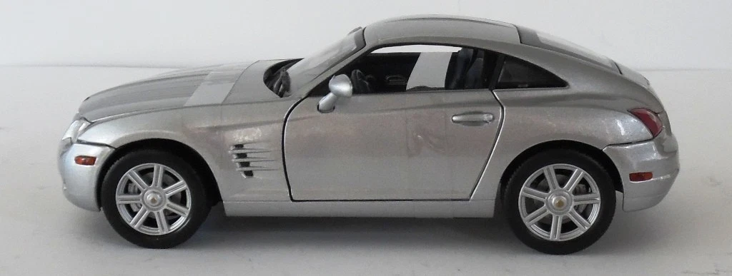 Diecast Silver 2003 Chrysler Crossfire 1:18 Solido New