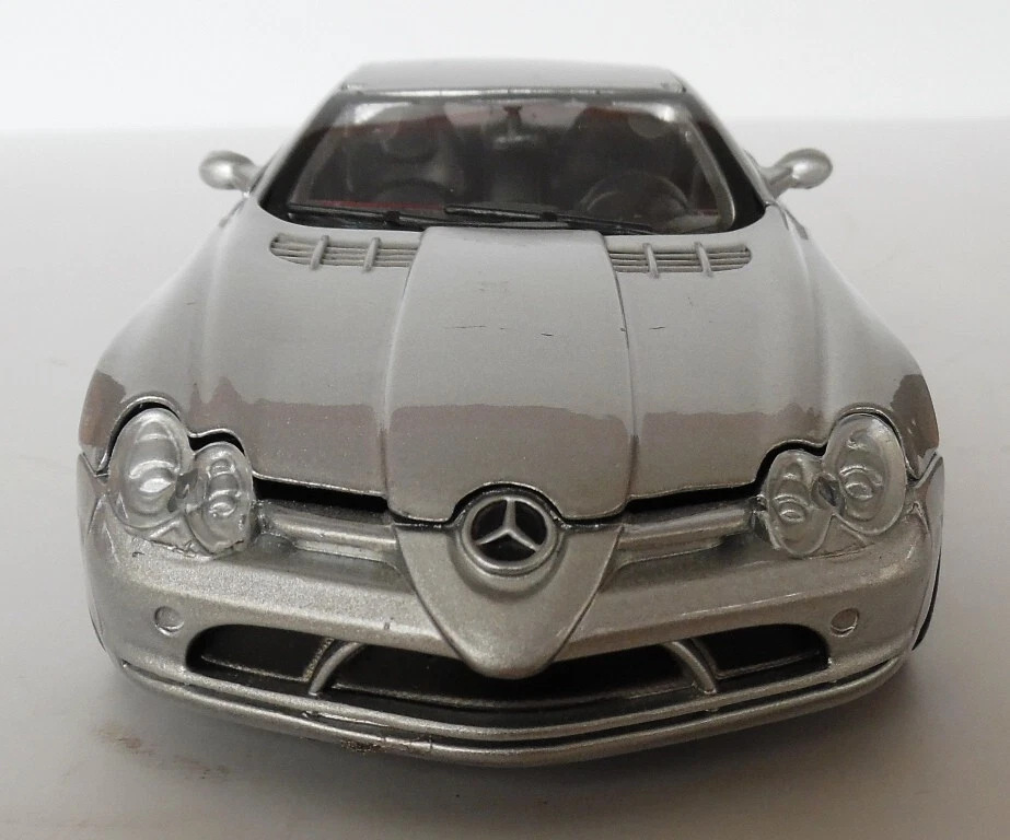 Mercedes-Benz SLR McLaren Diecast Car 1/24 Motor Max Pre-Ow