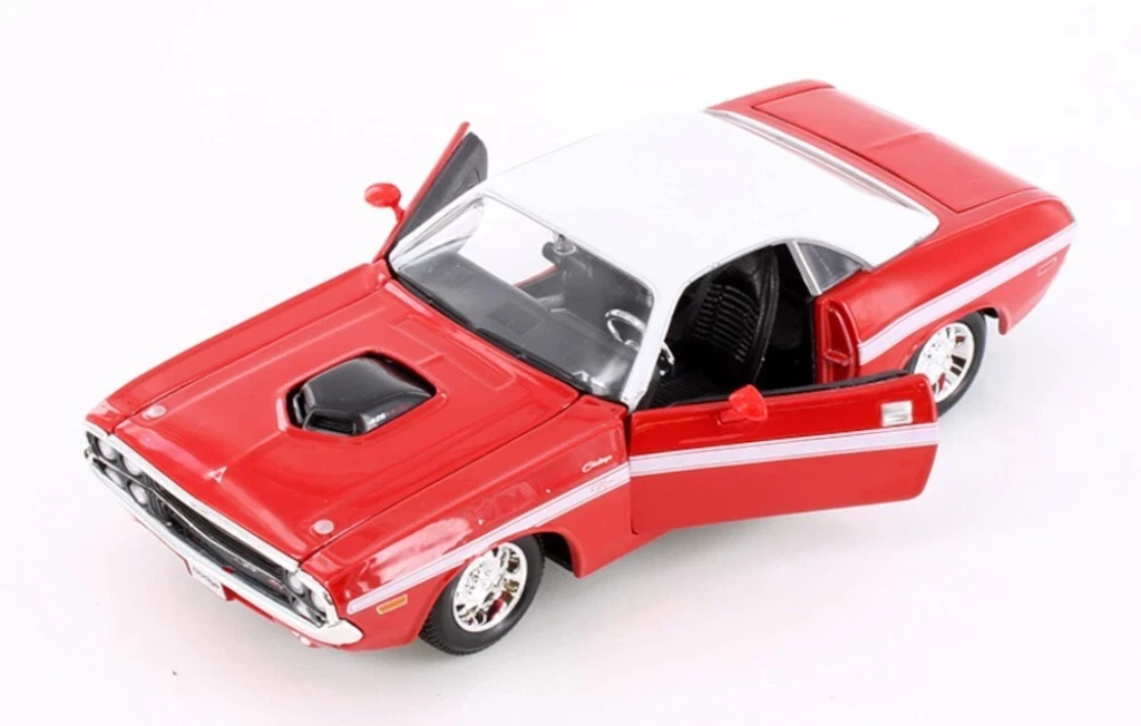 Red 1970 Dodge Challenger R/T Diecast Car 1/24 Maisto New
