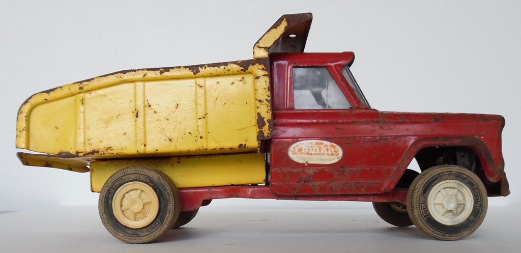Vintage Tonka Metal Dump Truck Pre-Owned FLAW