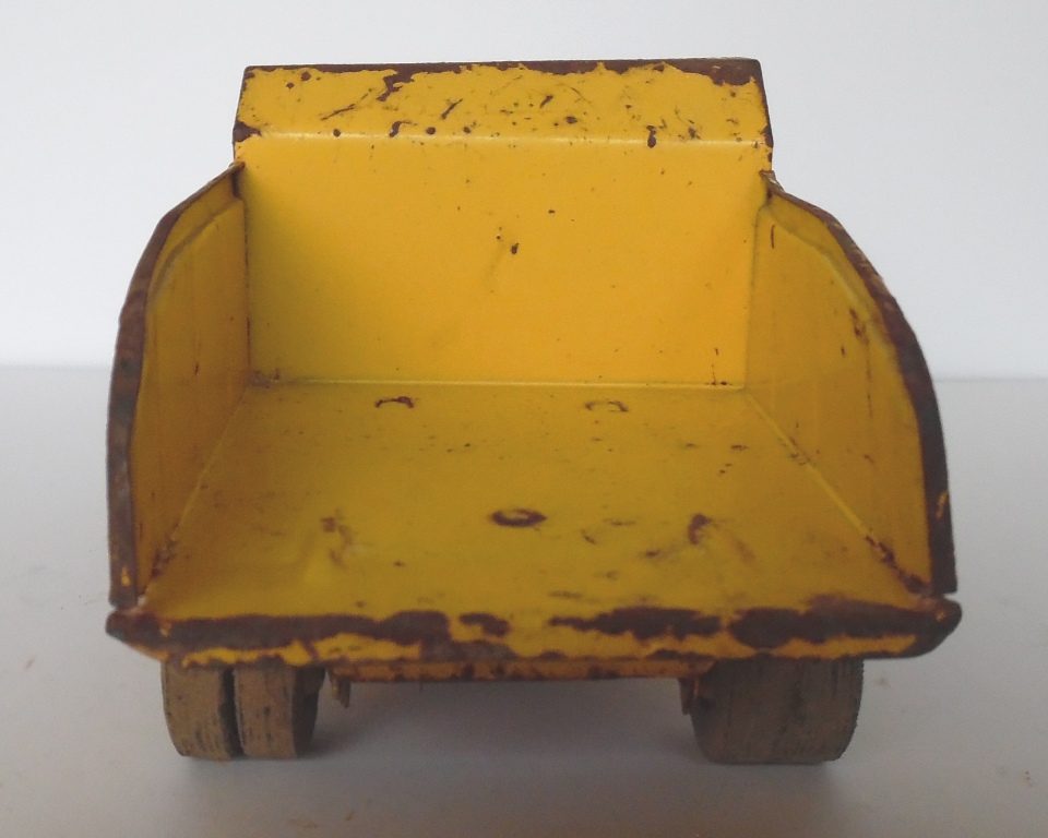 Vintage Tonka Metal Dump Truck Pre-Owned FLAW