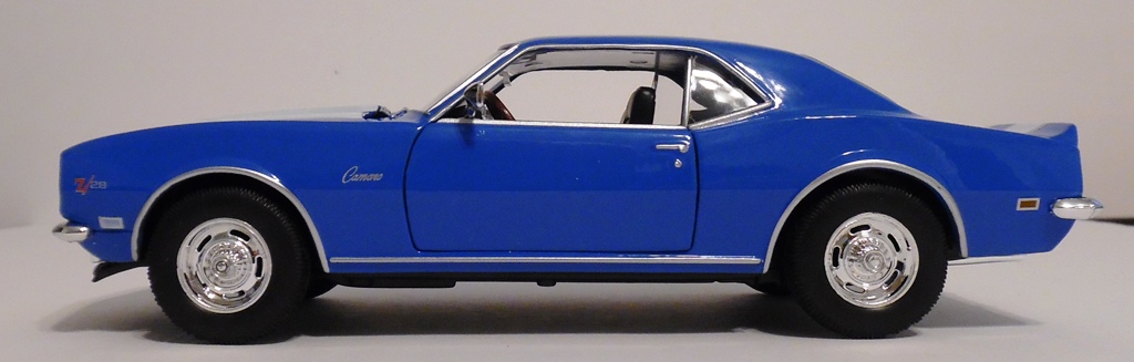 Diecast Blue 1968 Chevy Camaro Z28 Welly 1/24 New