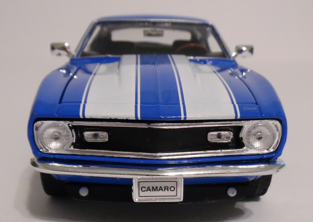 Diecast Blue 1968 Chevy Camaro Z28 Welly 1/24 New