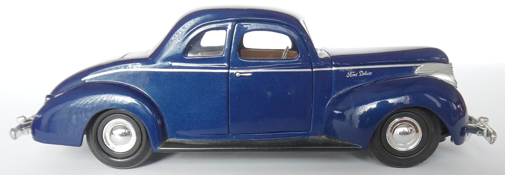 1940 Dark Blue Ford Coupe 1/24 New