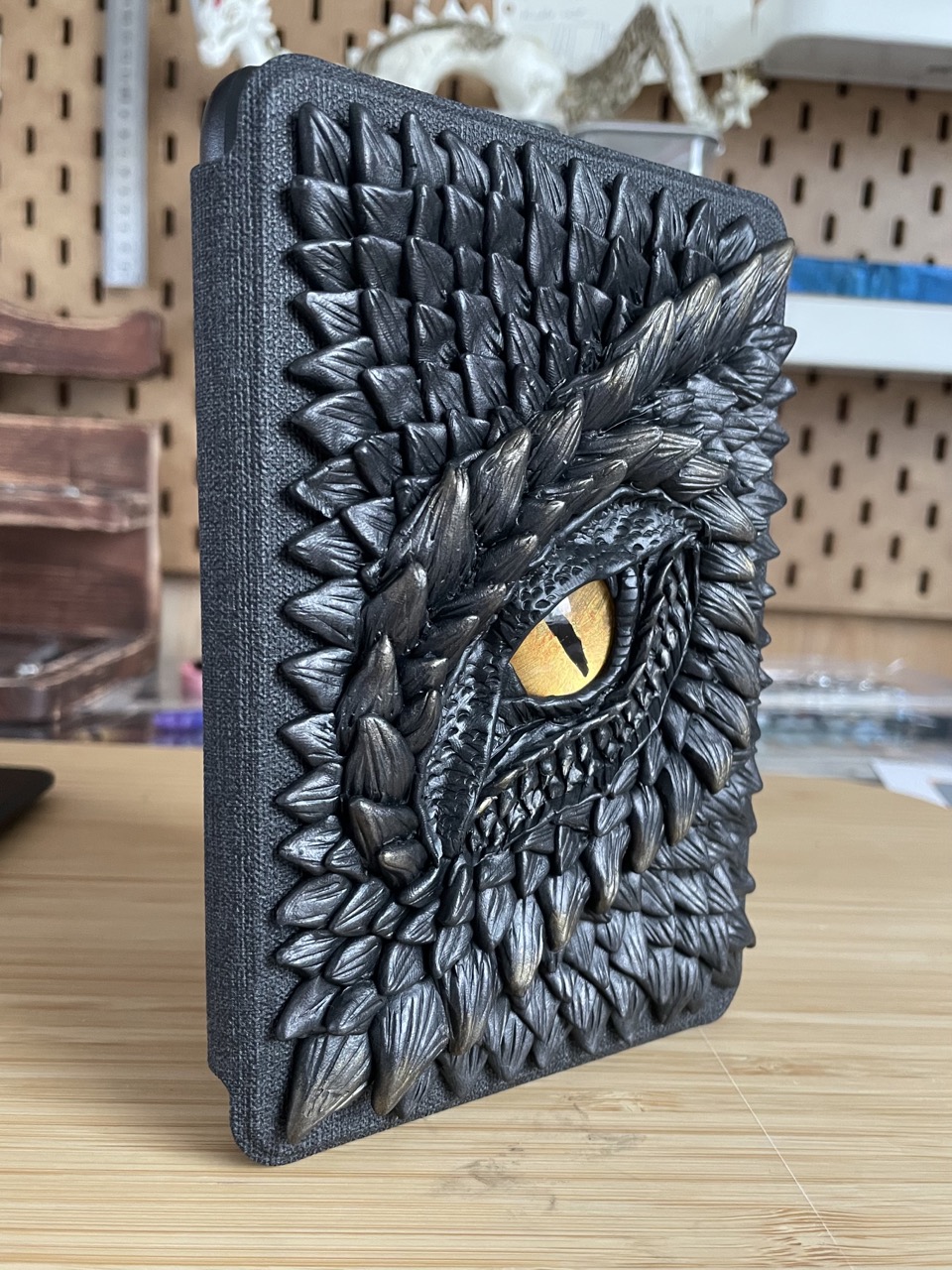 6'' Dragon Eye Kindle Case