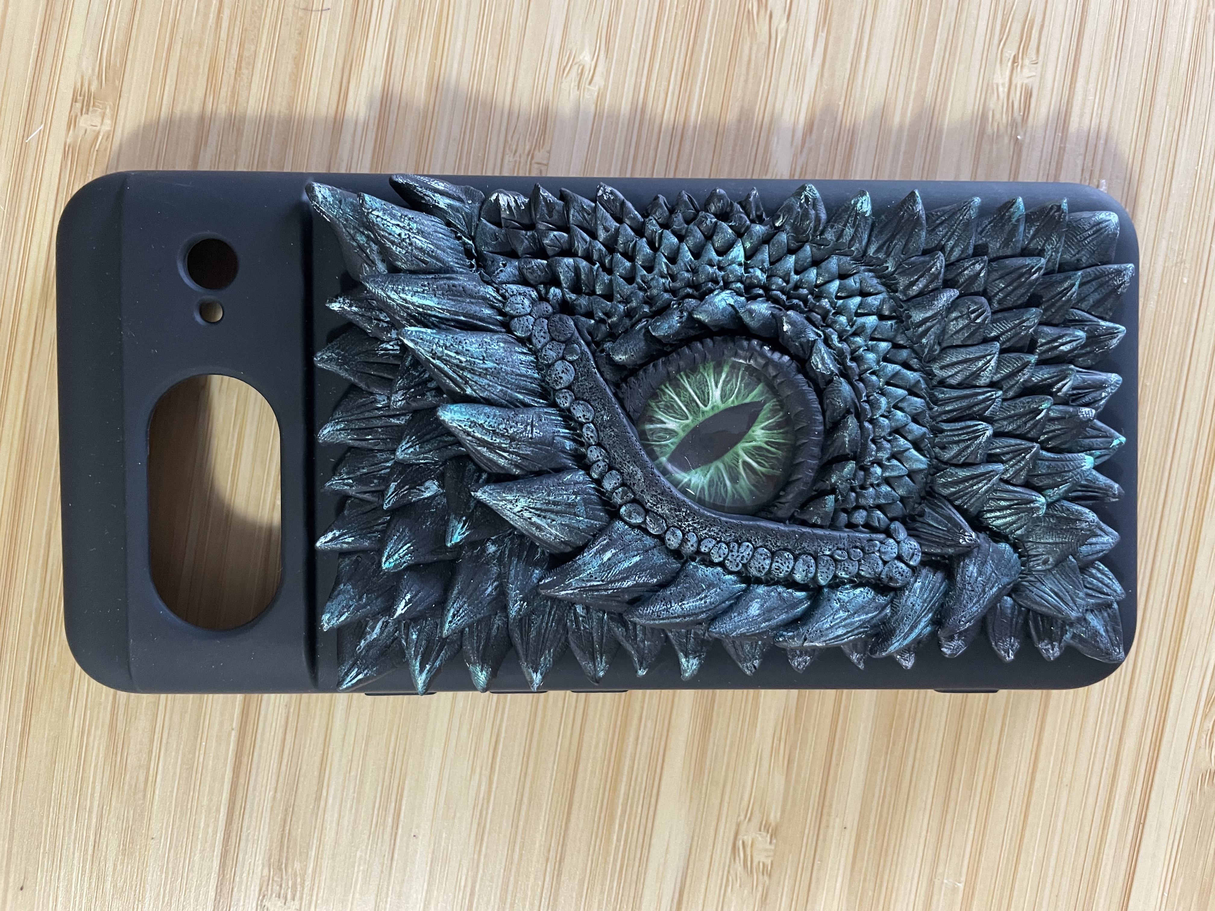 Google Pixel 8 dragon phone case