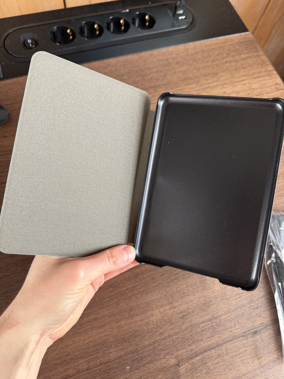 Kindle Paperwhite 12th Gen / Kindle colorsoft signature edition Case