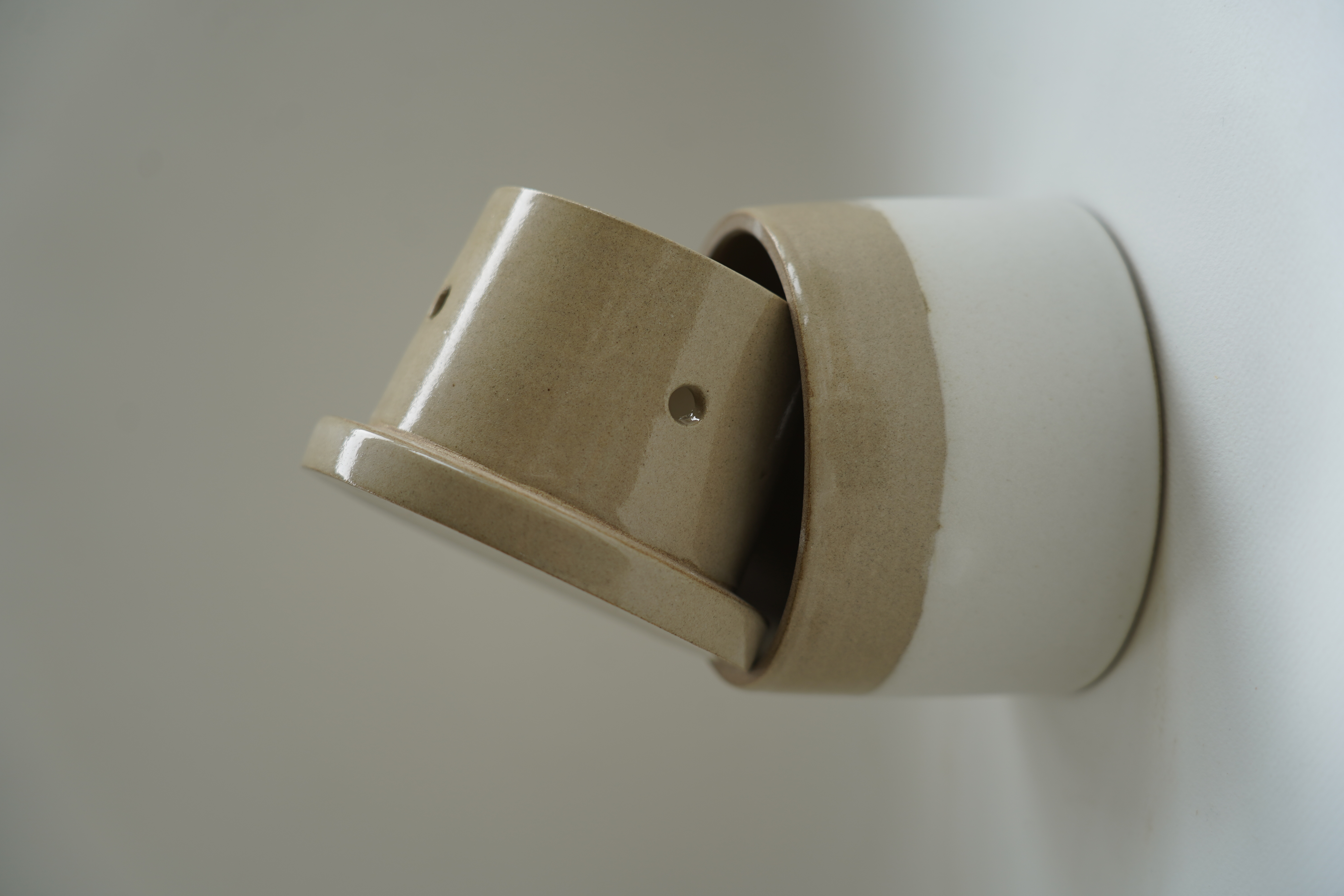 Beurrier à eau Beige et Blanc