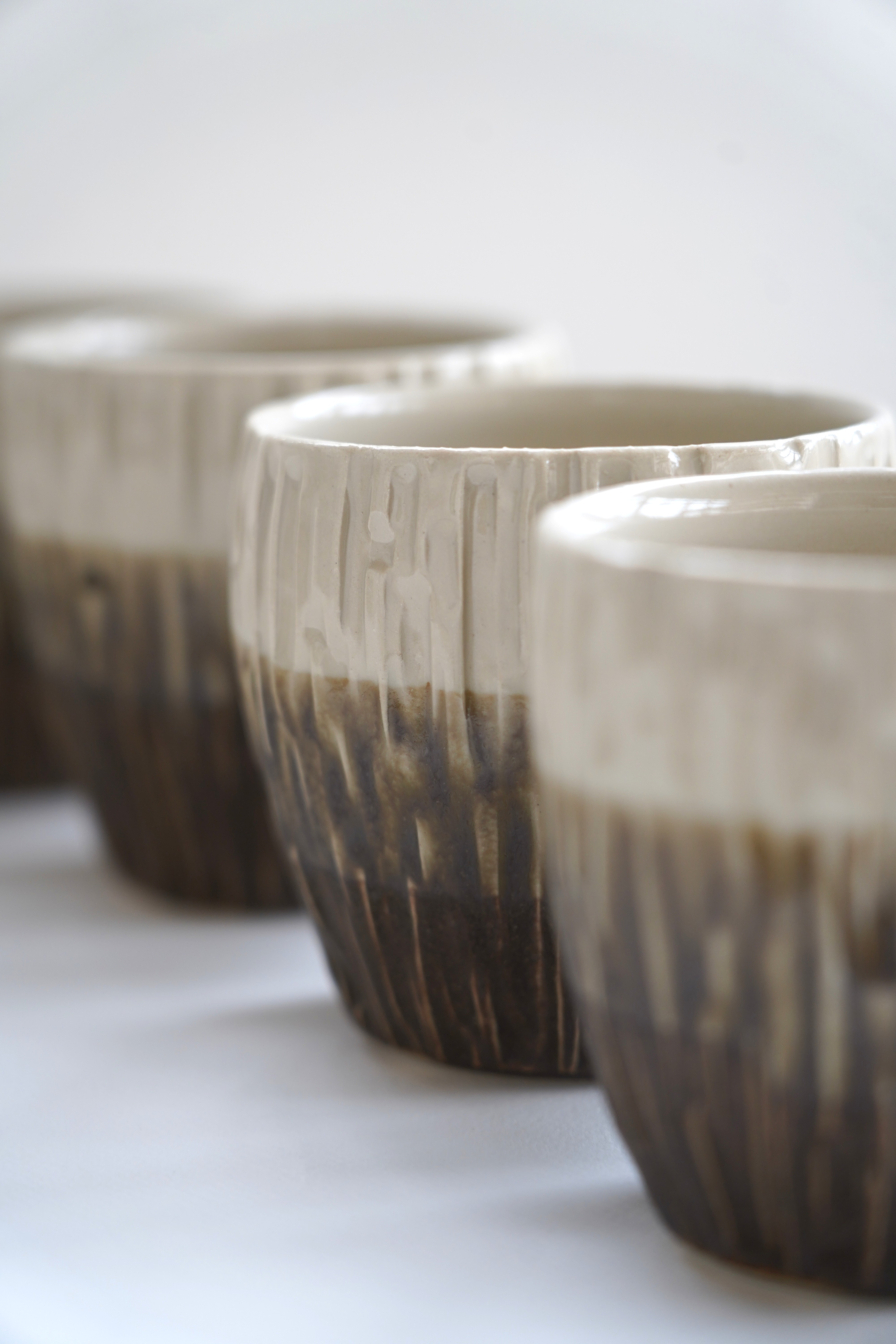 Tasse ronde texturée Bois Brûlé