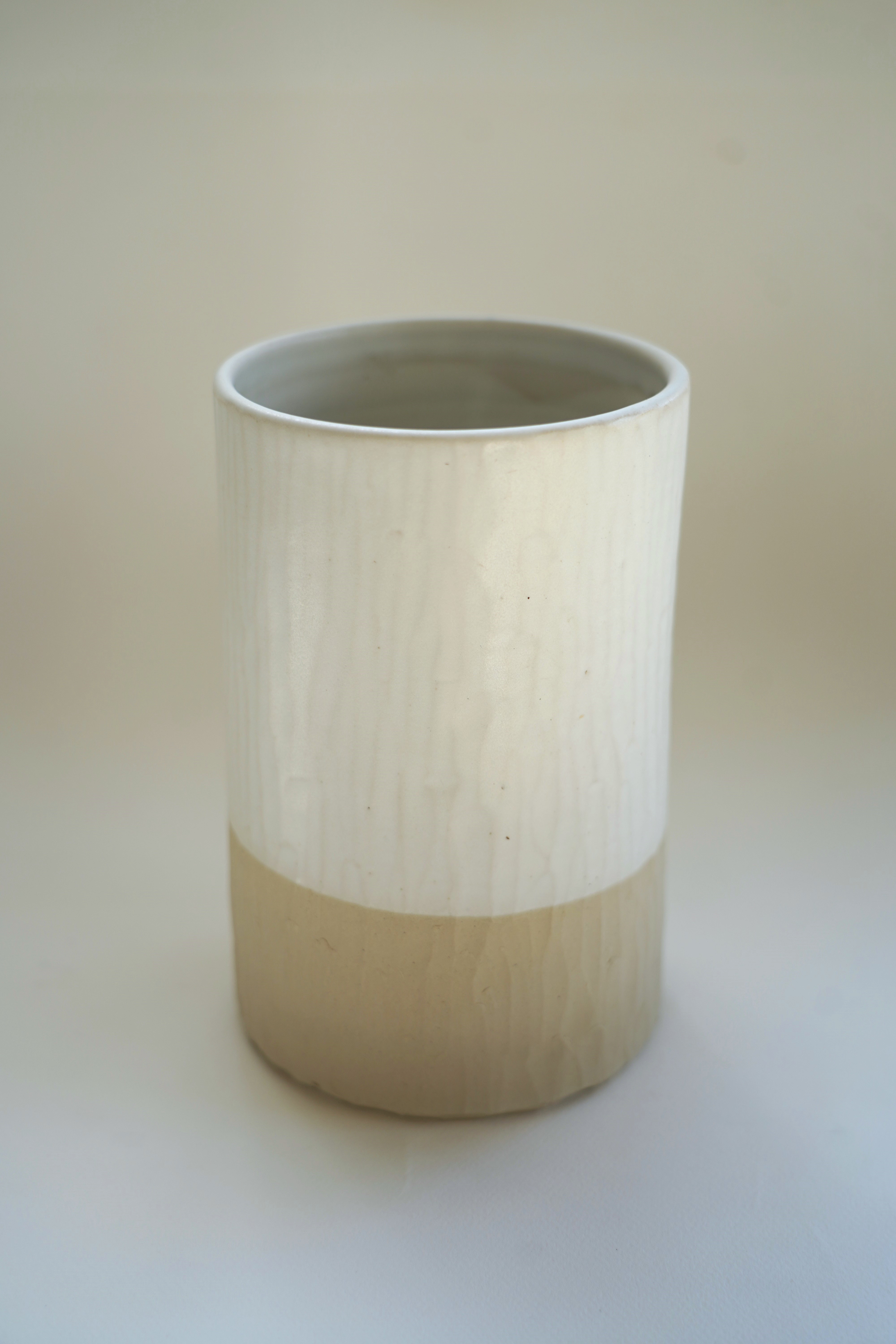 Vase en Grès blanc brut et satiné blanc