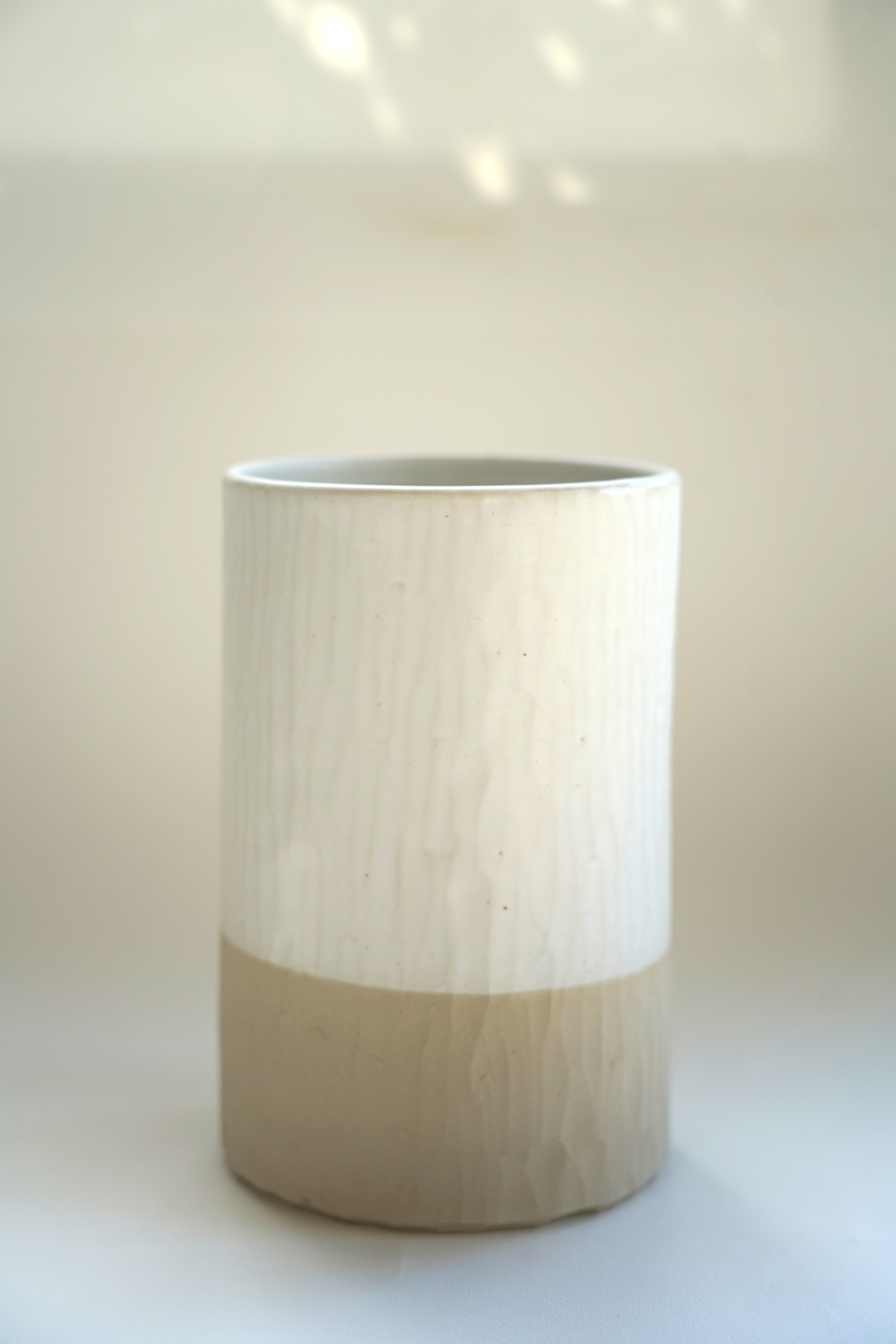 Vase en Grès blanc brut et satiné blanc