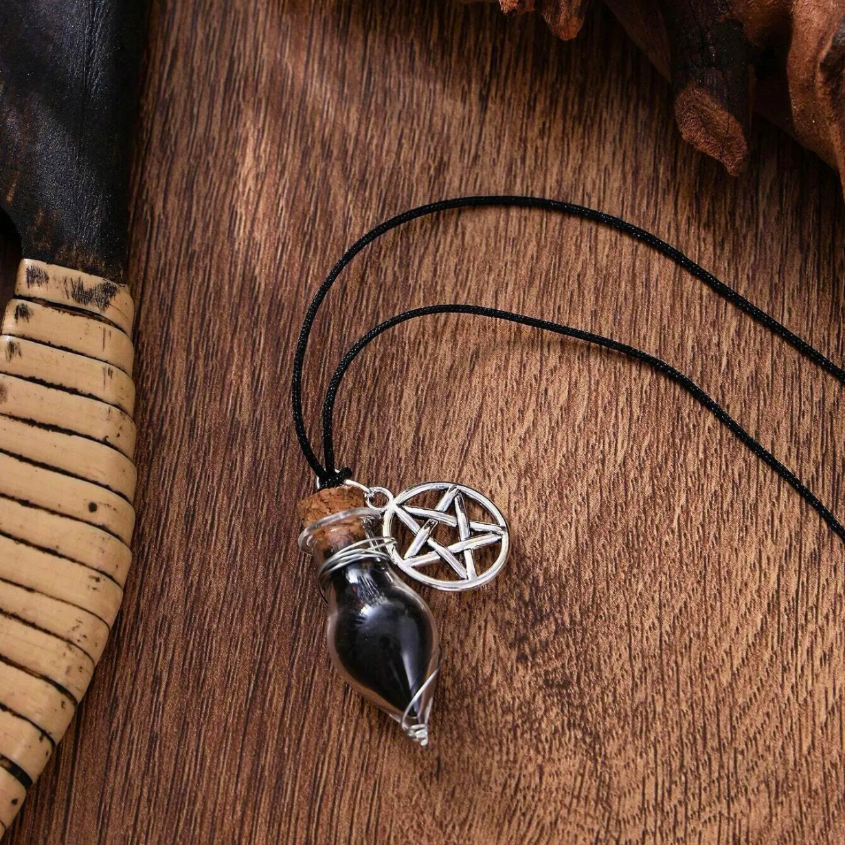 Collier Pentagramme et Bouteille Magique