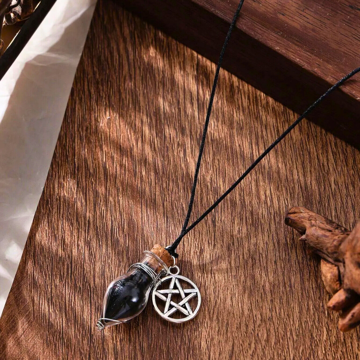 Collier Pentagramme et Bouteille Magique