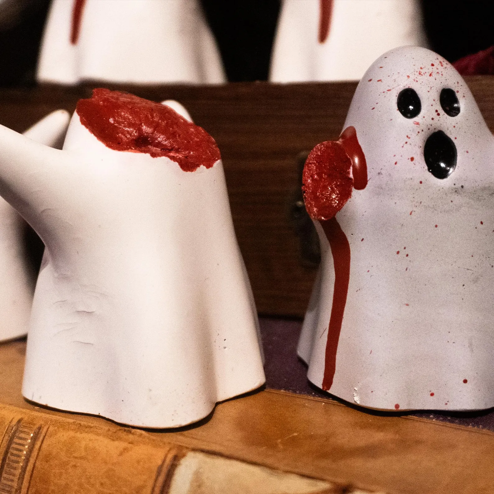 Figurine fantôme maudit en céramique